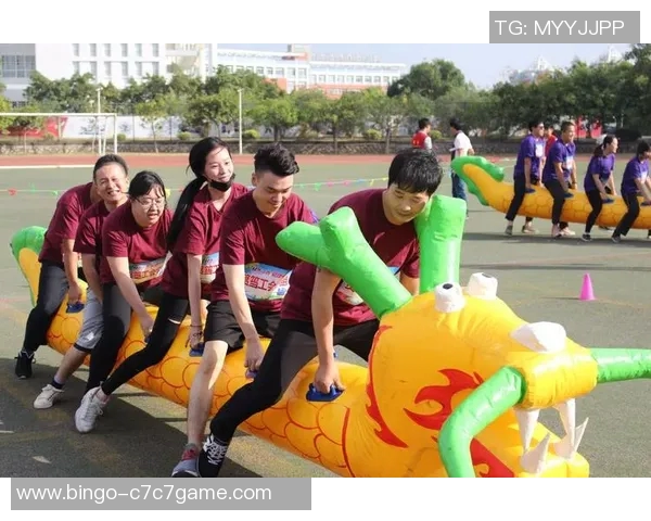 广州泡泡足球热潮来袭体验趣味运动释放压力与快乐 广州泡泡足球热潮来袭体验趣味运动释放压力与快乐